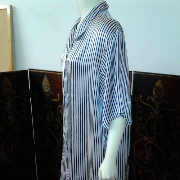 Victoria`s Secret Button Down Sleep Shirt - Large - Picture 2 of 13